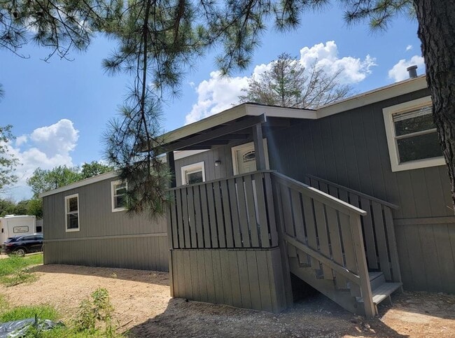 Building Photo - 305 Cedar Dr Rental