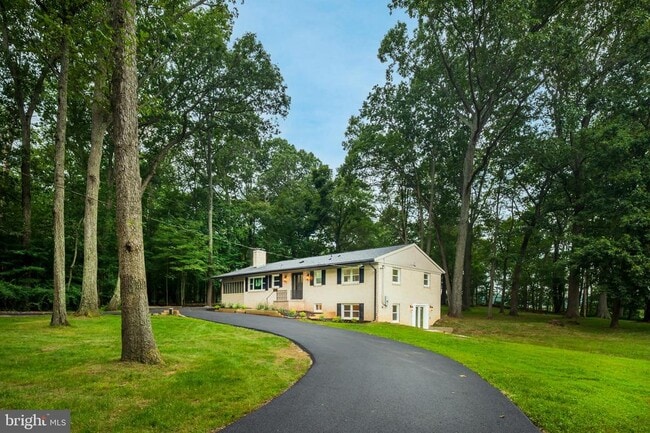 Building Photo - 16480 Ed Warfield Rd Rental