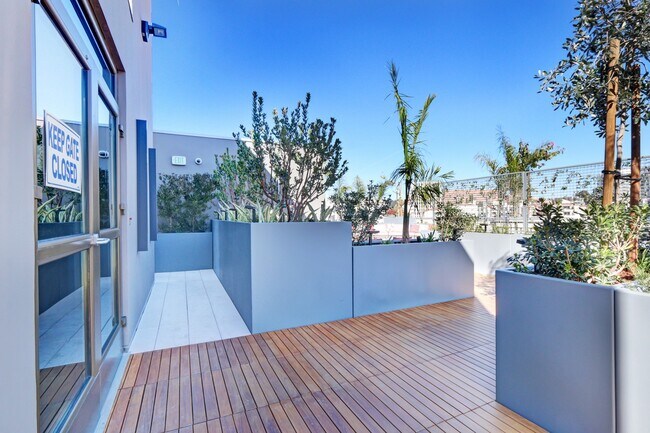 Photo - Gayley + Lindbrook