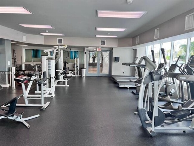 Photo - 275 NE 18th St Unit 275 NE 18th St 1610