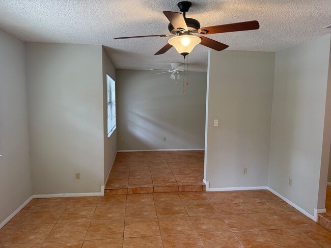 Photo - 113 S Deerwood Ave