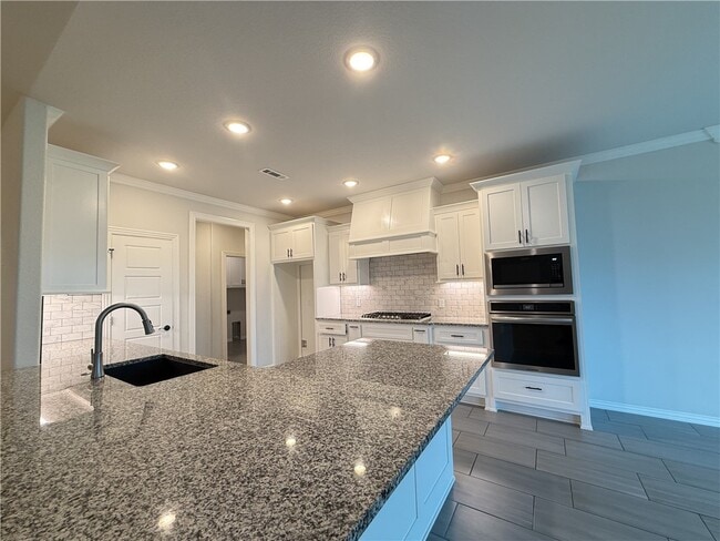 Photo - 805 Carlock Dr