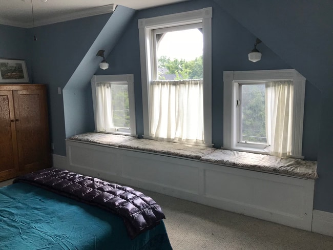 Photo - 3284 Dawson Street Unit Furnished Bedroom 3