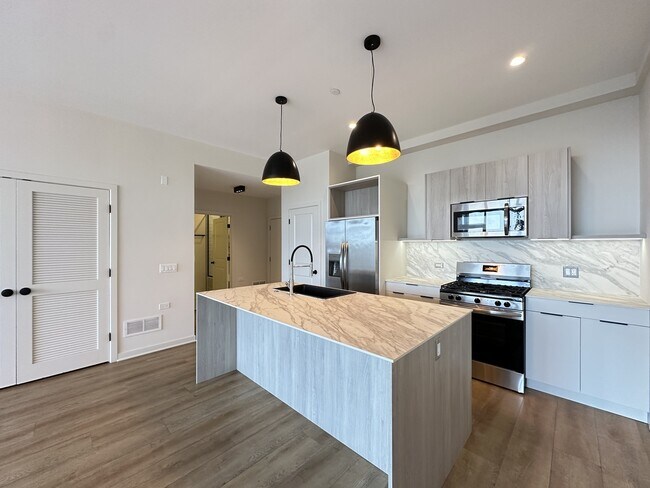 Photo - 6340 W Belmont Ave Unit 703