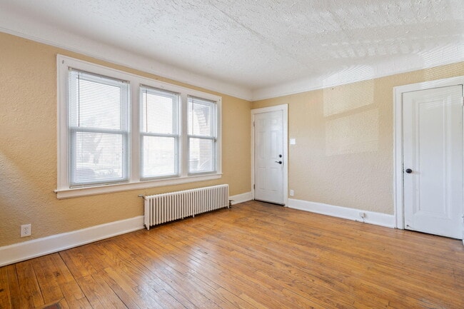 Photo - 17308 Oak Dr Unit Lower
