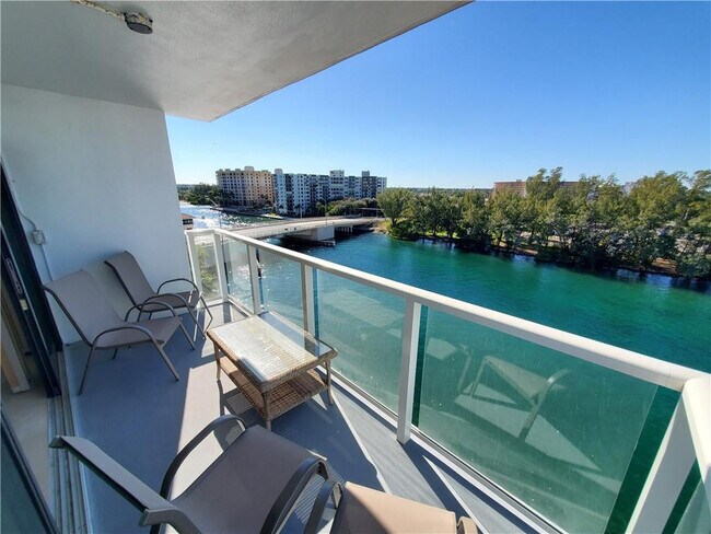 Photo - 1401 N Riverside Dr Unit 807