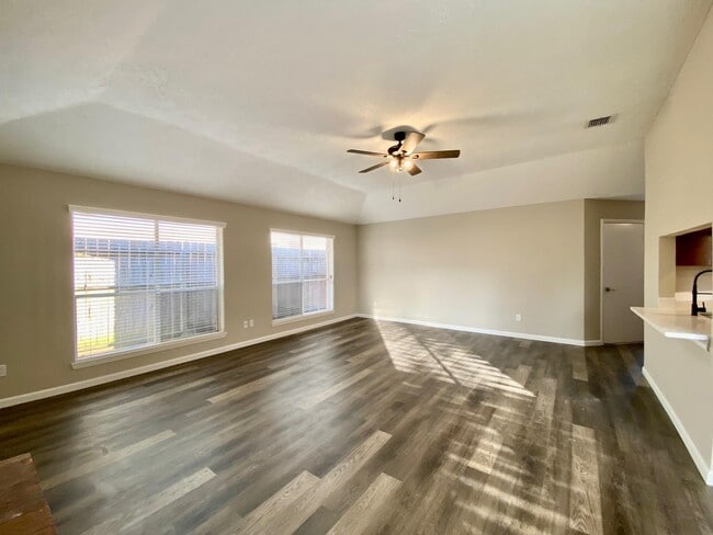 2406 Whitman Way Dr