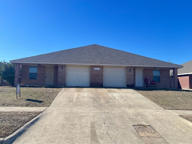 Building Photo - 2806 Alma Dr Unit A Rental
