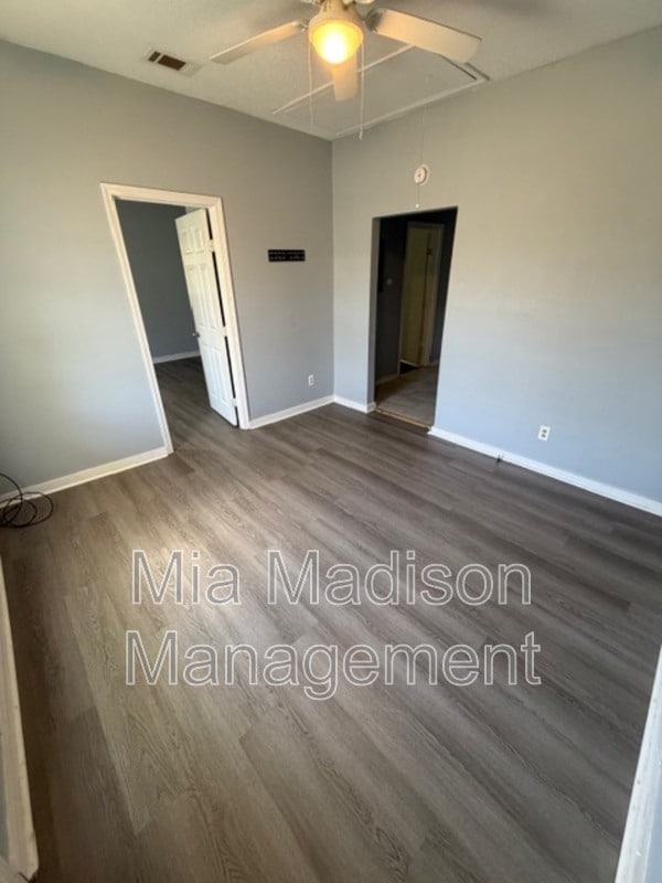 Photo - 1419 Richards St