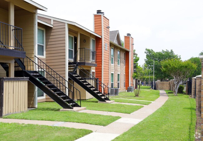 Bosque Estates Apartments