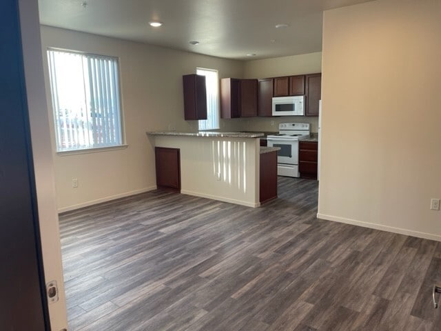1x1 Kitchen/Living