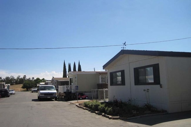 Photo - Twin Cypress Mobile Home Park