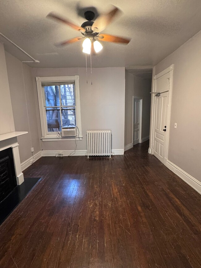 Photo - 1613 W Grace St