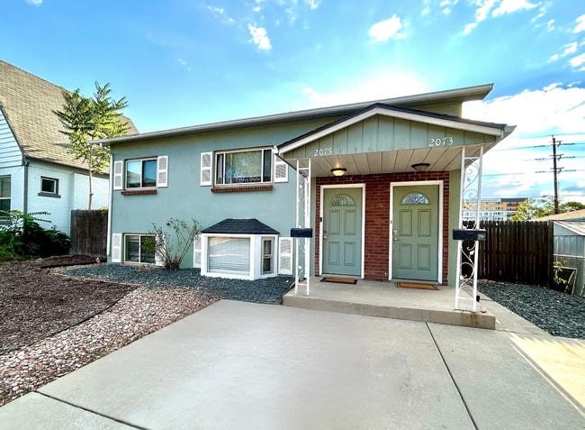 Photo - 2075 S Acoma St Unit 2075