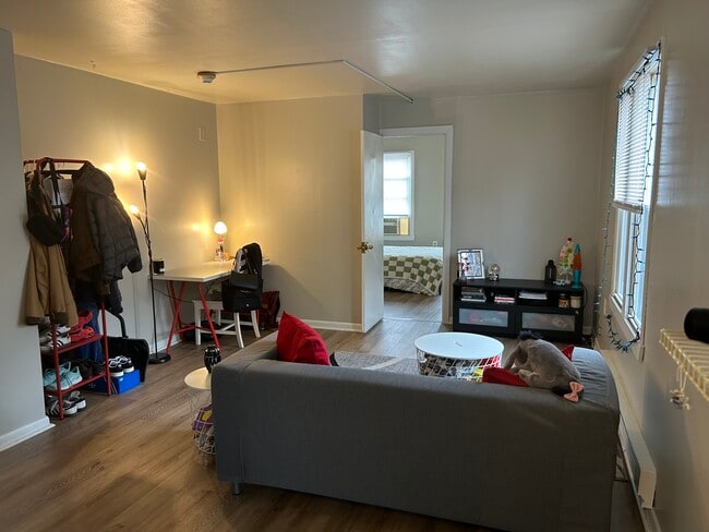 Building Photo - 29 S 7th St Unit 3