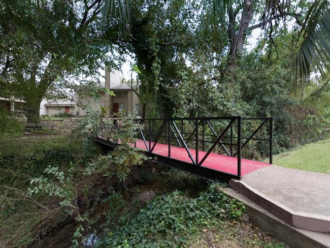 Forest Creek Apartments