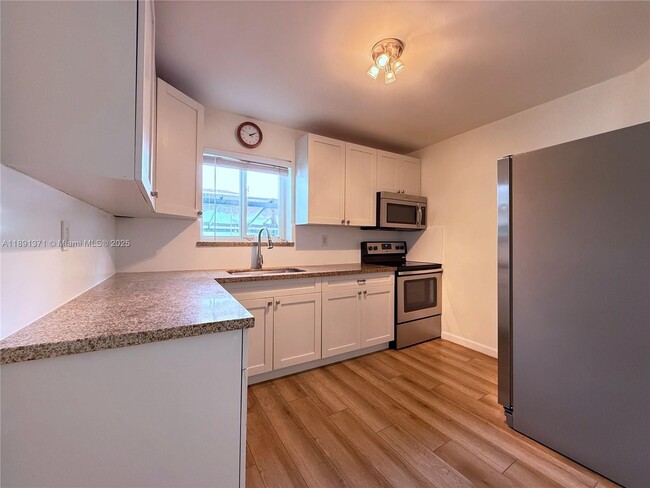 Photo - 2625 SW 67th Ave