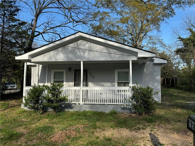 Building Photo - 753 Second St Rental