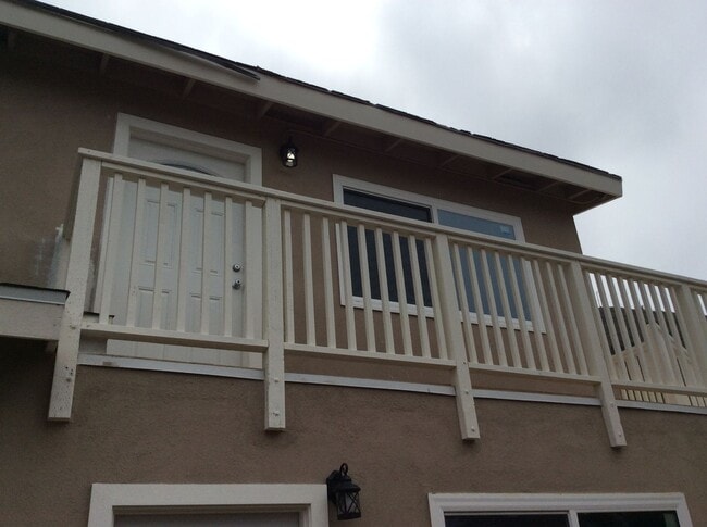 Photo - For Lease 2+1 Upstairs Duplex Ventura, CA Unit 158 E Ramona St