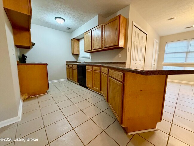 Photo - 313 Hawthorne Dr