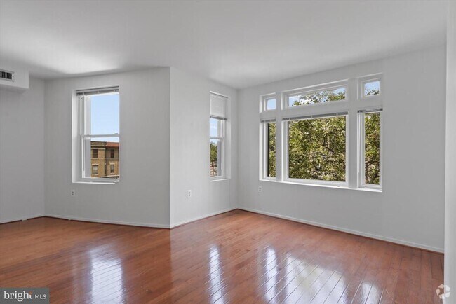 Building Photo - 1794 Columbia Rd NW Rental