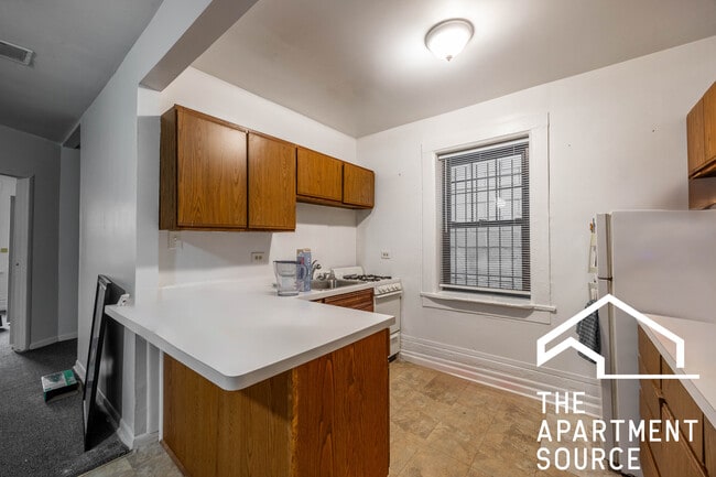 Building Photo - 1627 N Winchester Ave Unit G