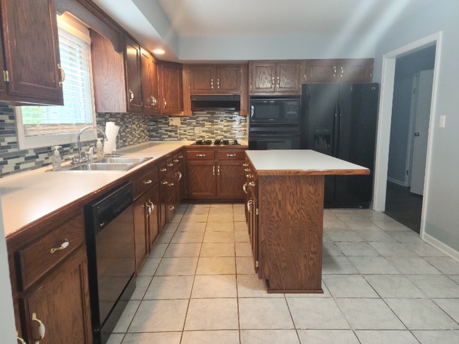 Photo - 24218 W Main St