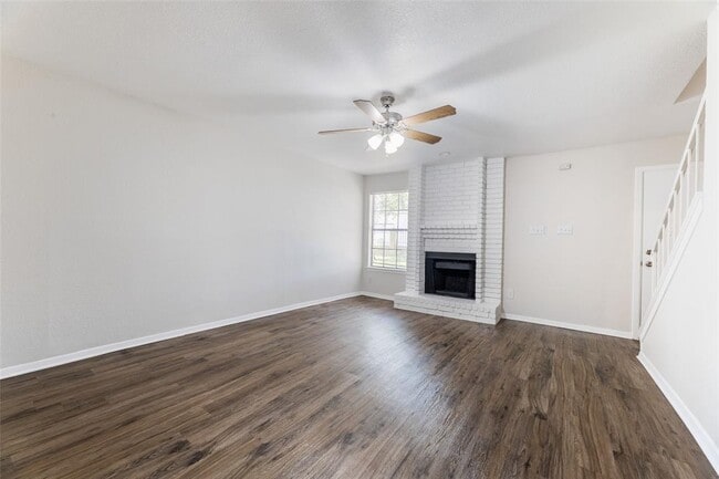 Photo - 210 W Lake Dr