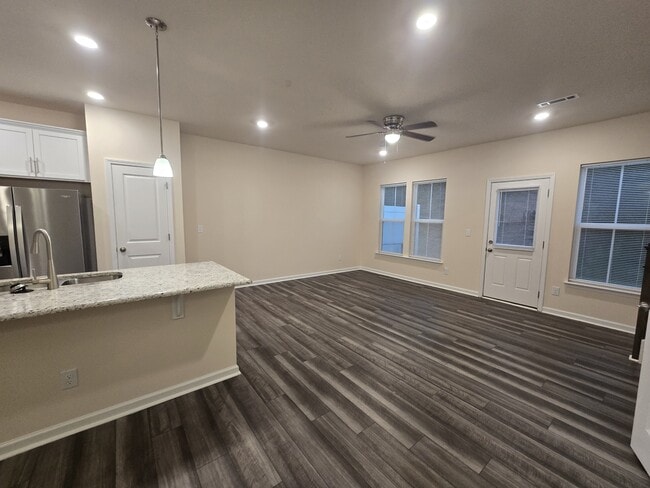 Photo - 4028 Beckton Trl