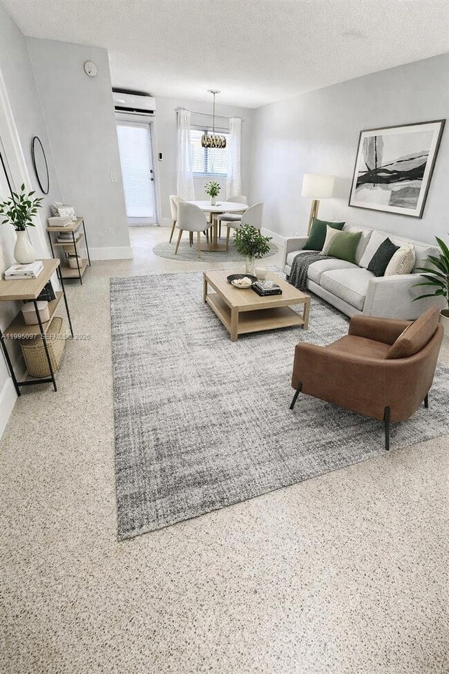 Building Photo - 1601 SE 15th St Unit 1B