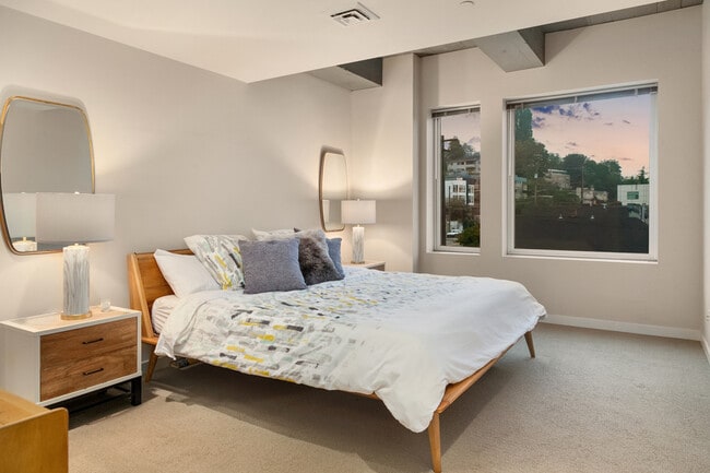 Photo - 2030 Dexter Ave N Unidad #301