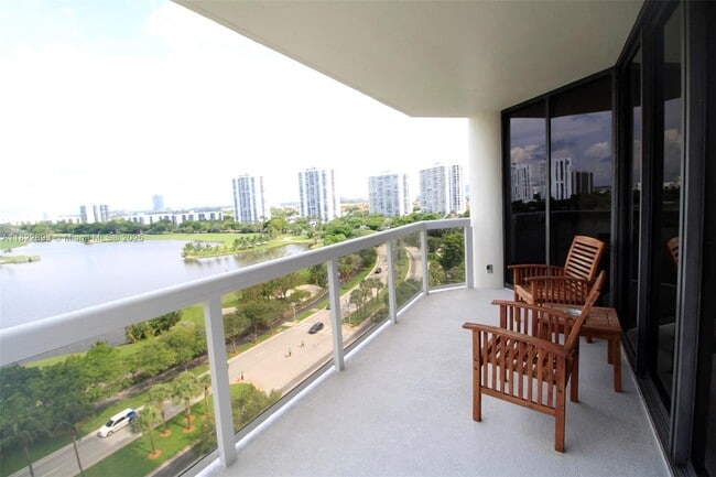 Building Photo - 20185 E Country Club Dr Unit 1105 Rental