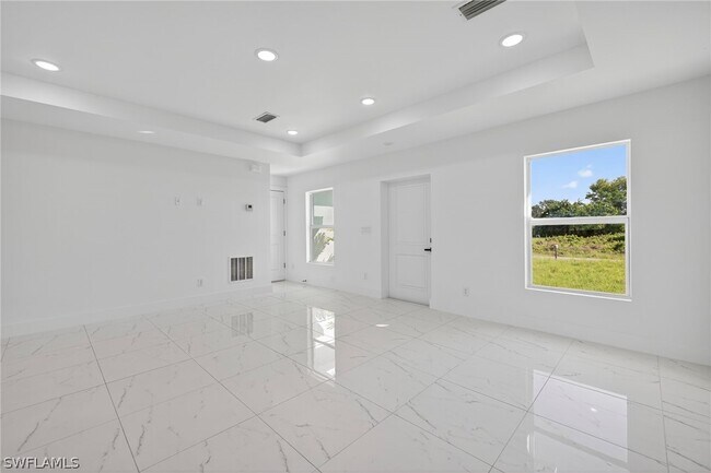 Photo - 366 Butler Ave S