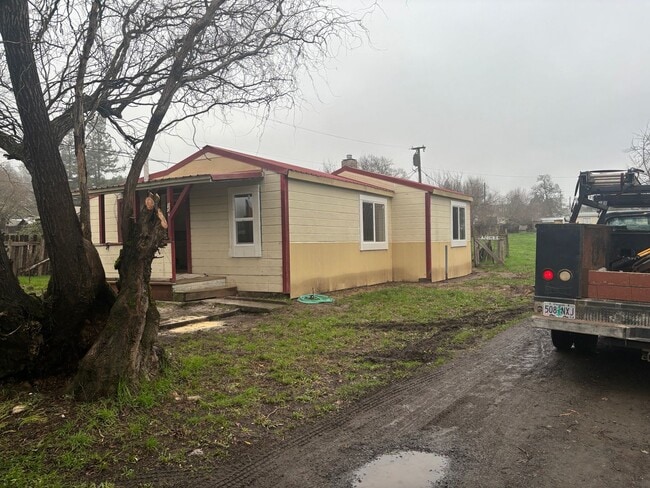 Photo - 148-150 Gregory Dr Unit 148 SE Gregory Drive