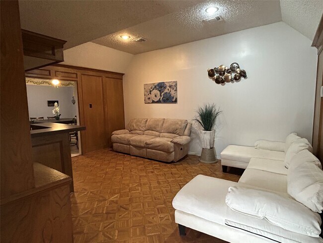 Photo - 17718 Surreywest Ln