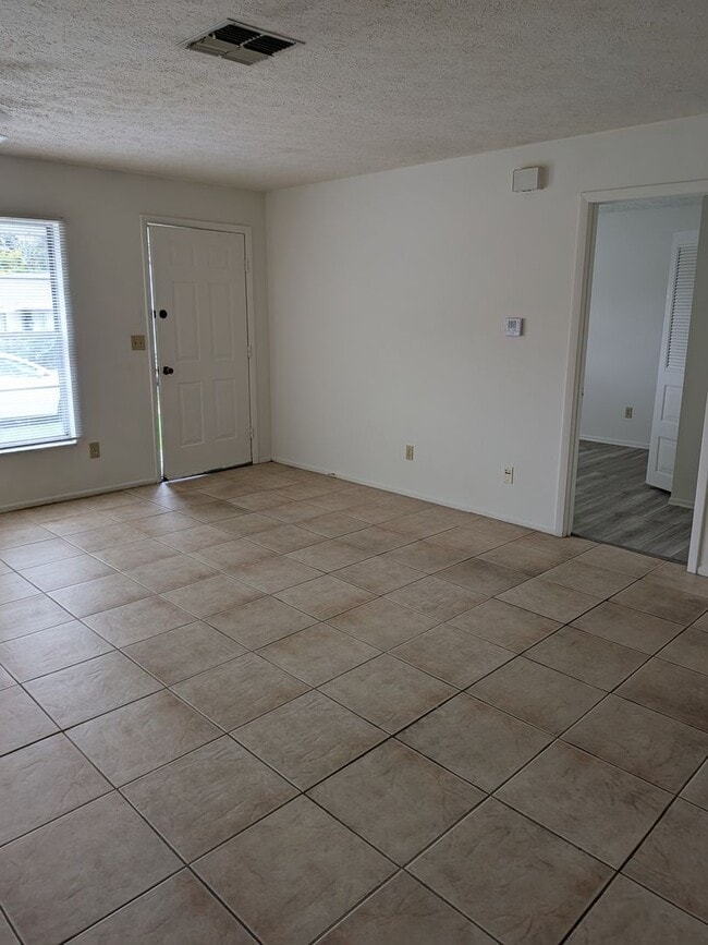Photo - 1 bed/1 bath $1000/month in Dade City!