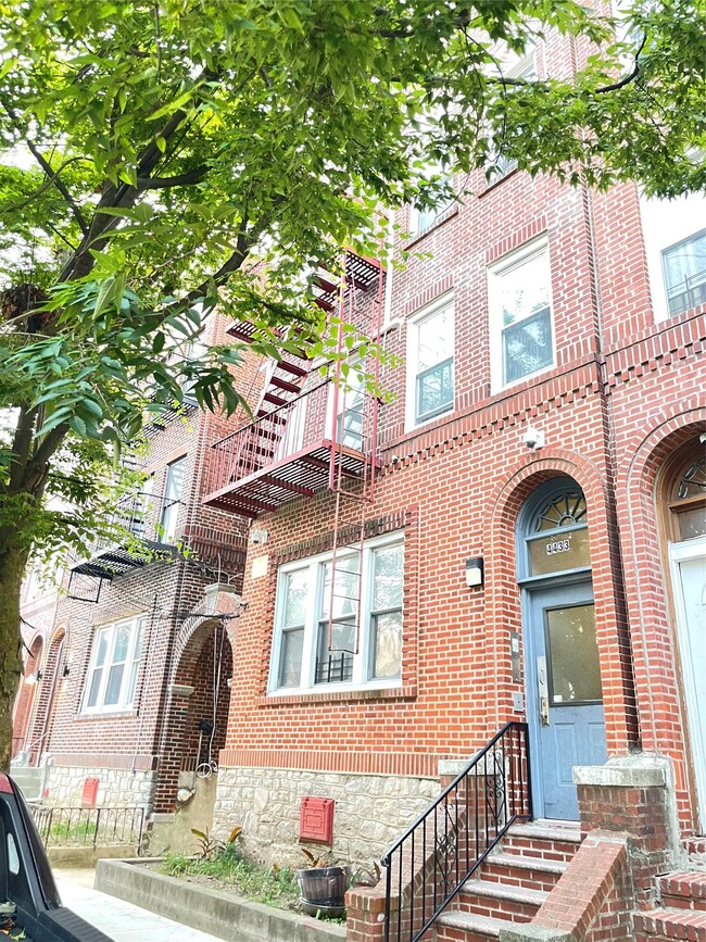 Building Photo - 4433 Carpenter Ave Rental