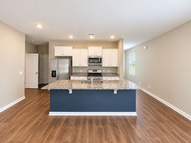 Photo - 833 Kirby Ct