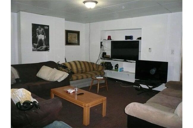 Photo - 154 Robinson St