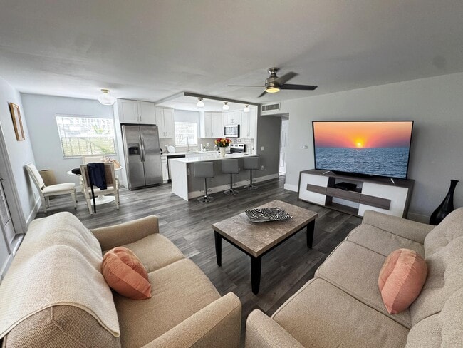 Photo - 161 Monaco Way