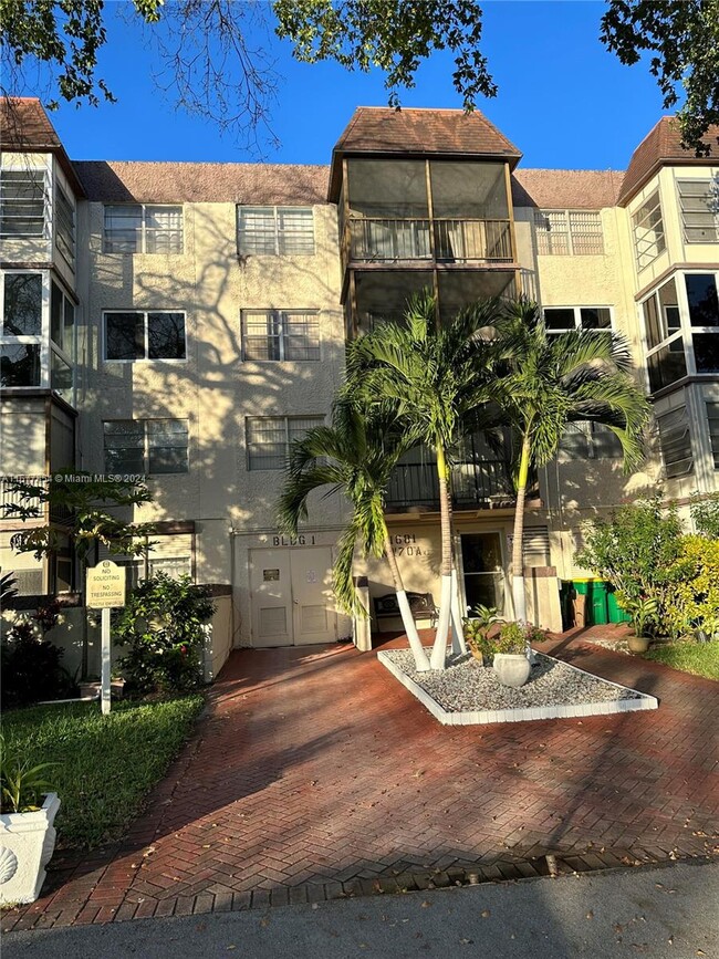 Photo - 1681 NW 70th Ave Condominio Unidad 108