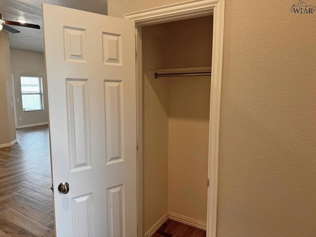 Photo - 301 Mariners Wy