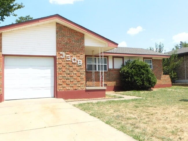3308 SW Salinas Dr