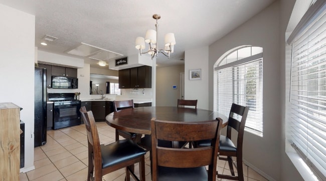 Photo - 1744 Blueberry Dr NE