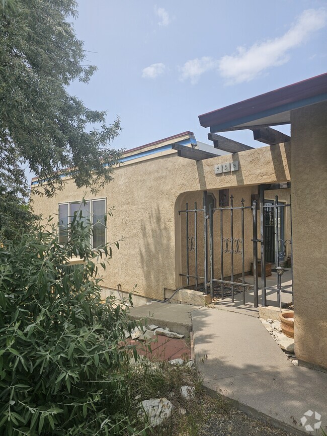 Building Photo - 953 S Greenway Ave Rental