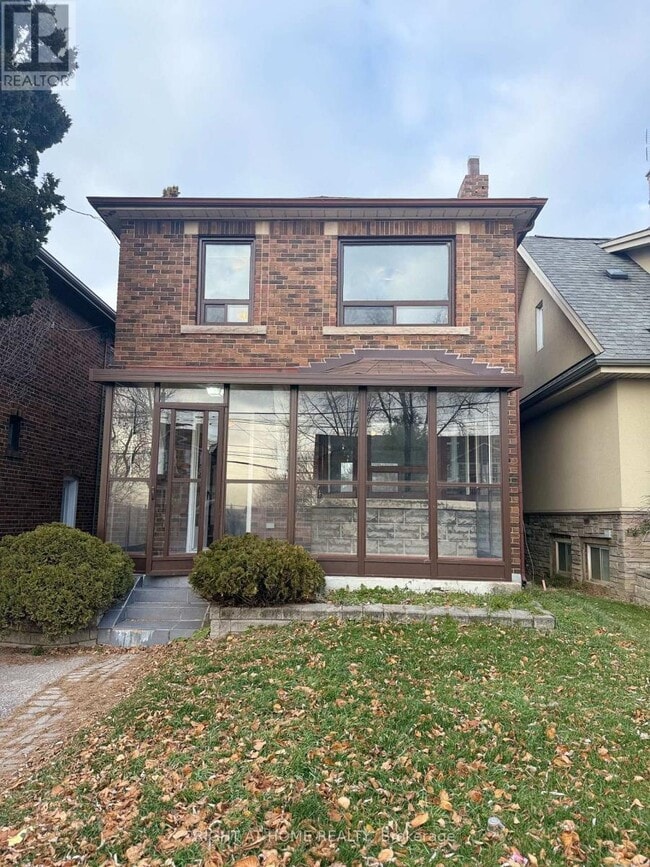 Photo - 2680 Lake Shore Blvd W