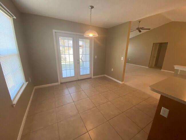 Photo - Spacious 3Bed/2Ba Brick Home in a Quiet Ne...