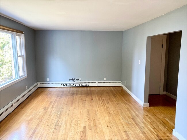 Living Room - 136 Bradford St Unidad 2