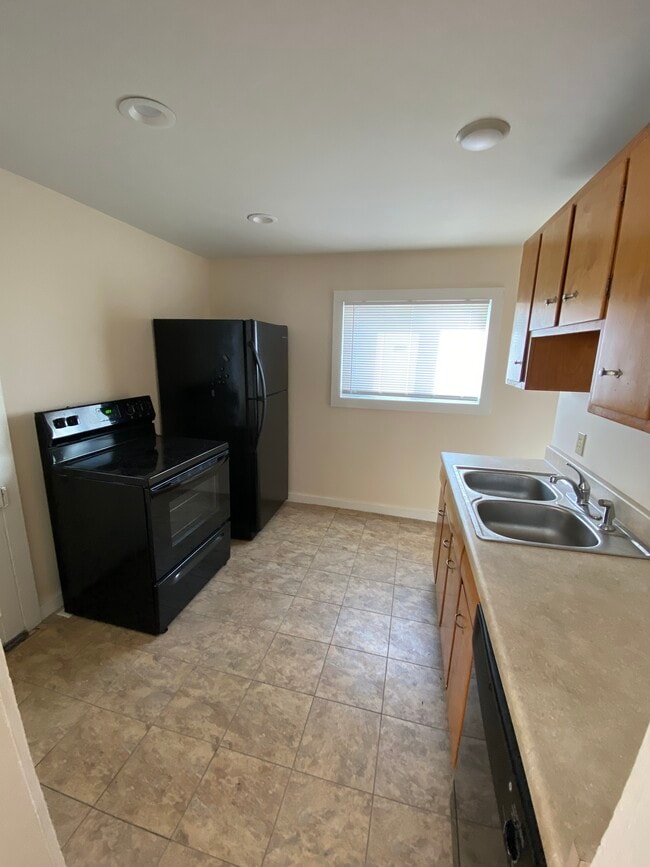 Photo - 8901 South St