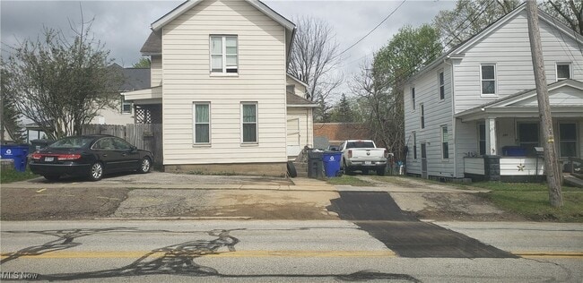 Building Photo - 203 S Diamond St Unit 2